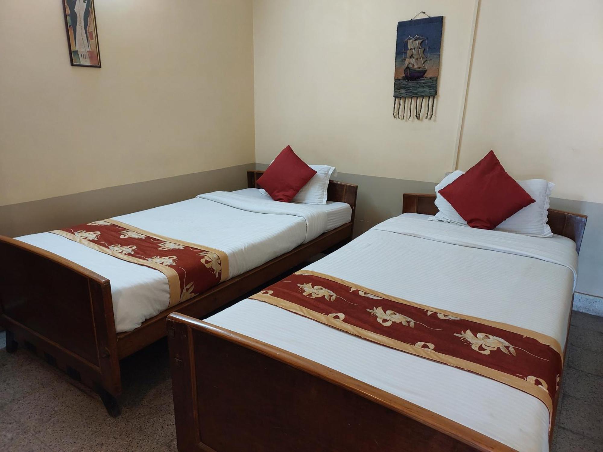 Riverview Guest House Guwahati Buitenkant foto