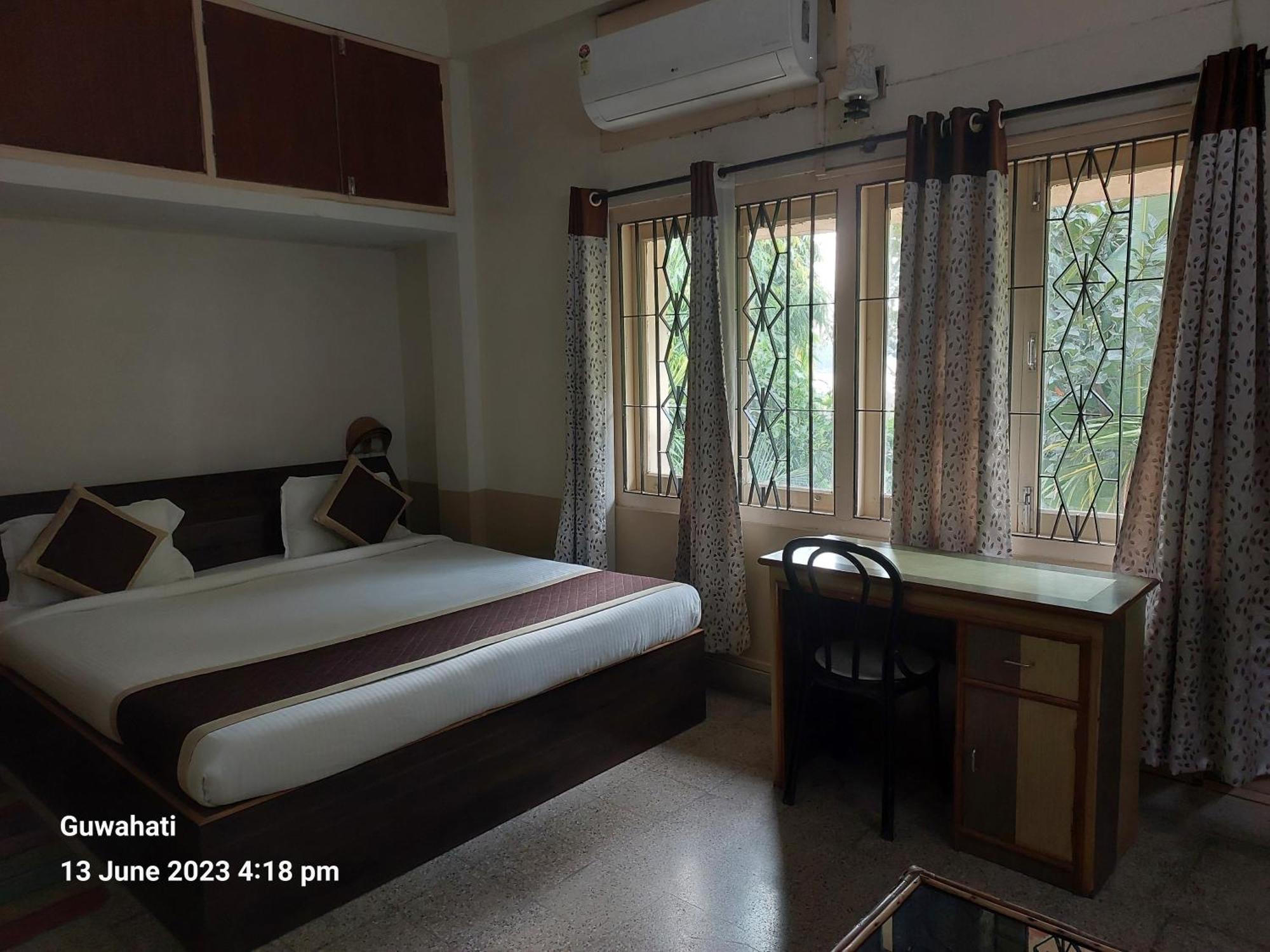 Riverview Guest House Guwahati Buitenkant foto